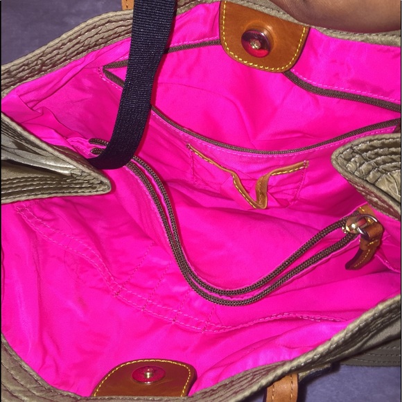 A green Dooney & Bourke purse - Picture 3 of 5